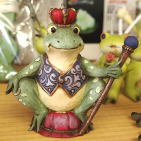カエルの王子様の置物