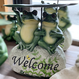 カエルのウェルカムストーン